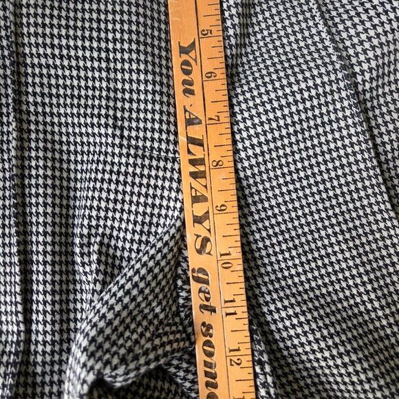 EUC NINE WEST HOUNDSTOOTH CURVY RELAXED CROP PANTS SIZE LARGE - Picture 13 of 14